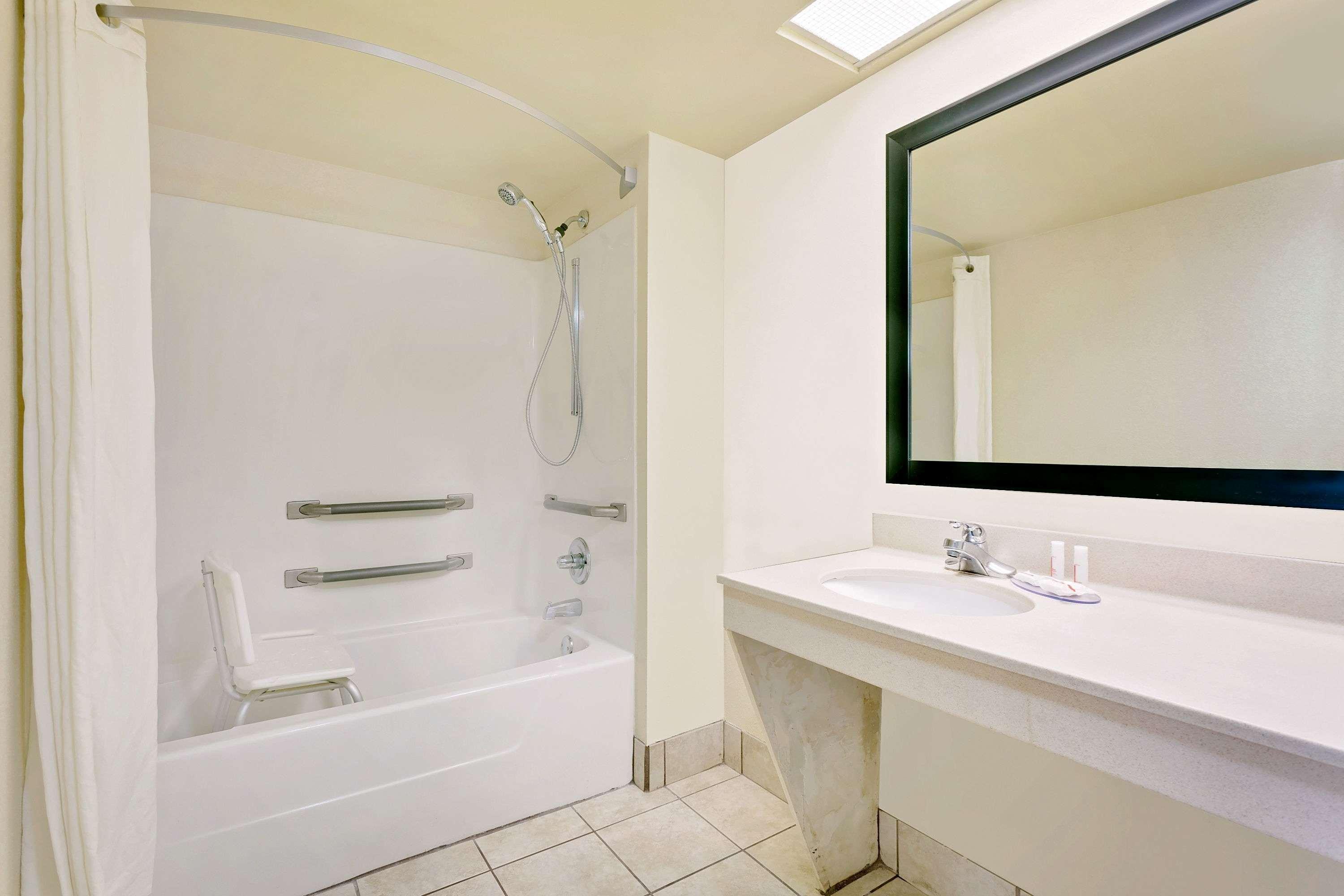 Super 8 By Wyndham Byron/South Macon Otel Dış mekan fotoğraf