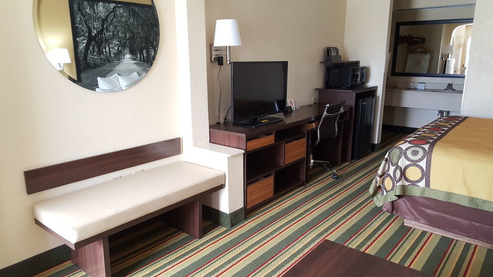 Super 8 By Wyndham Byron/South Macon Otel Dış mekan fotoğraf
