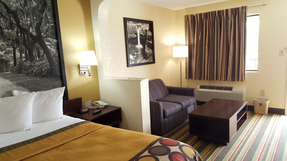Super 8 By Wyndham Byron/South Macon Otel Dış mekan fotoğraf